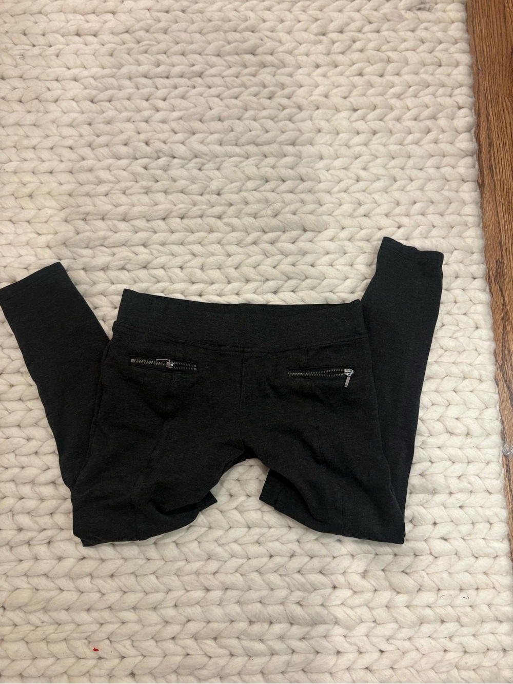 Black Zip-Pocket capris